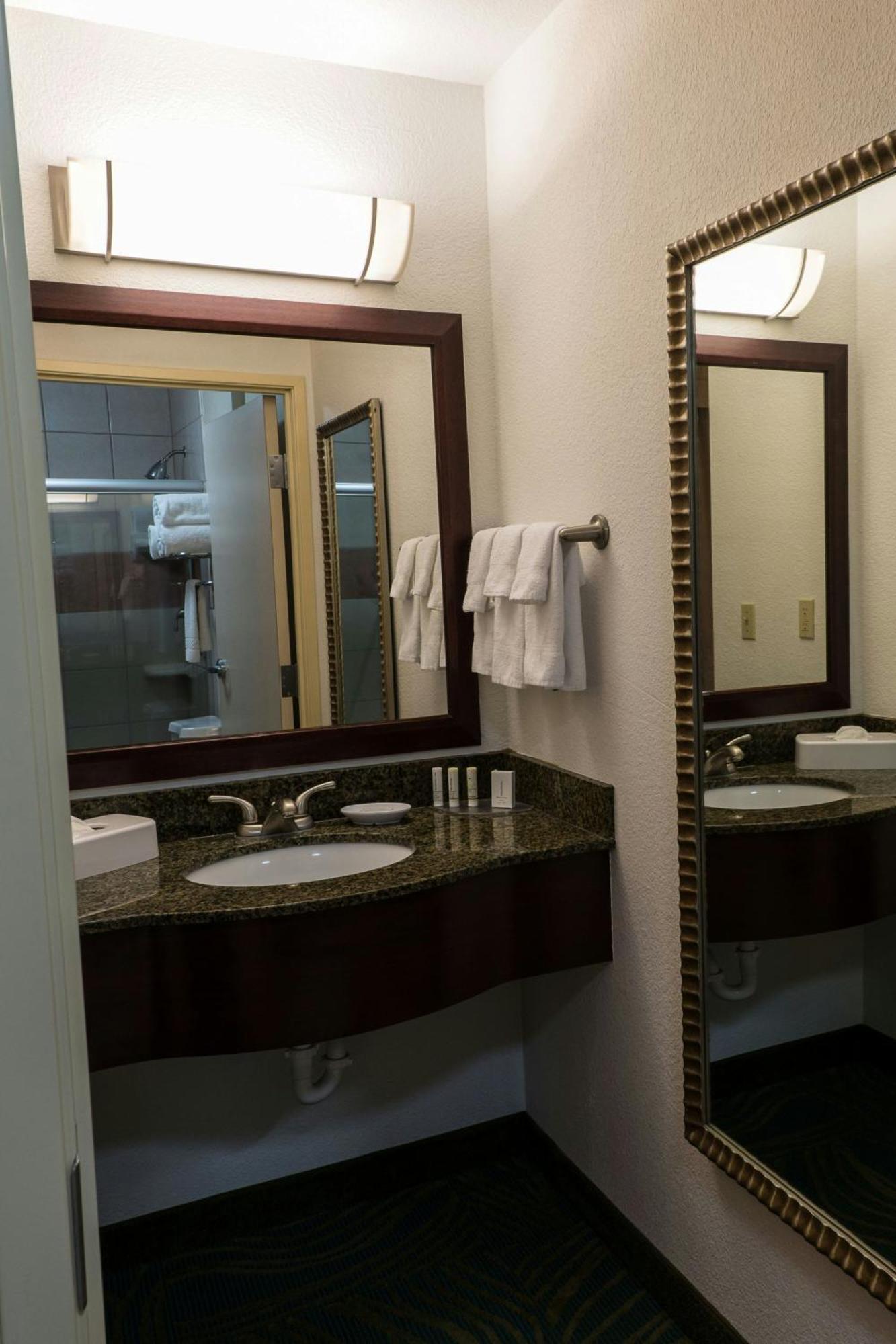 Springhill Suites Ridgecrest Bagian luar foto