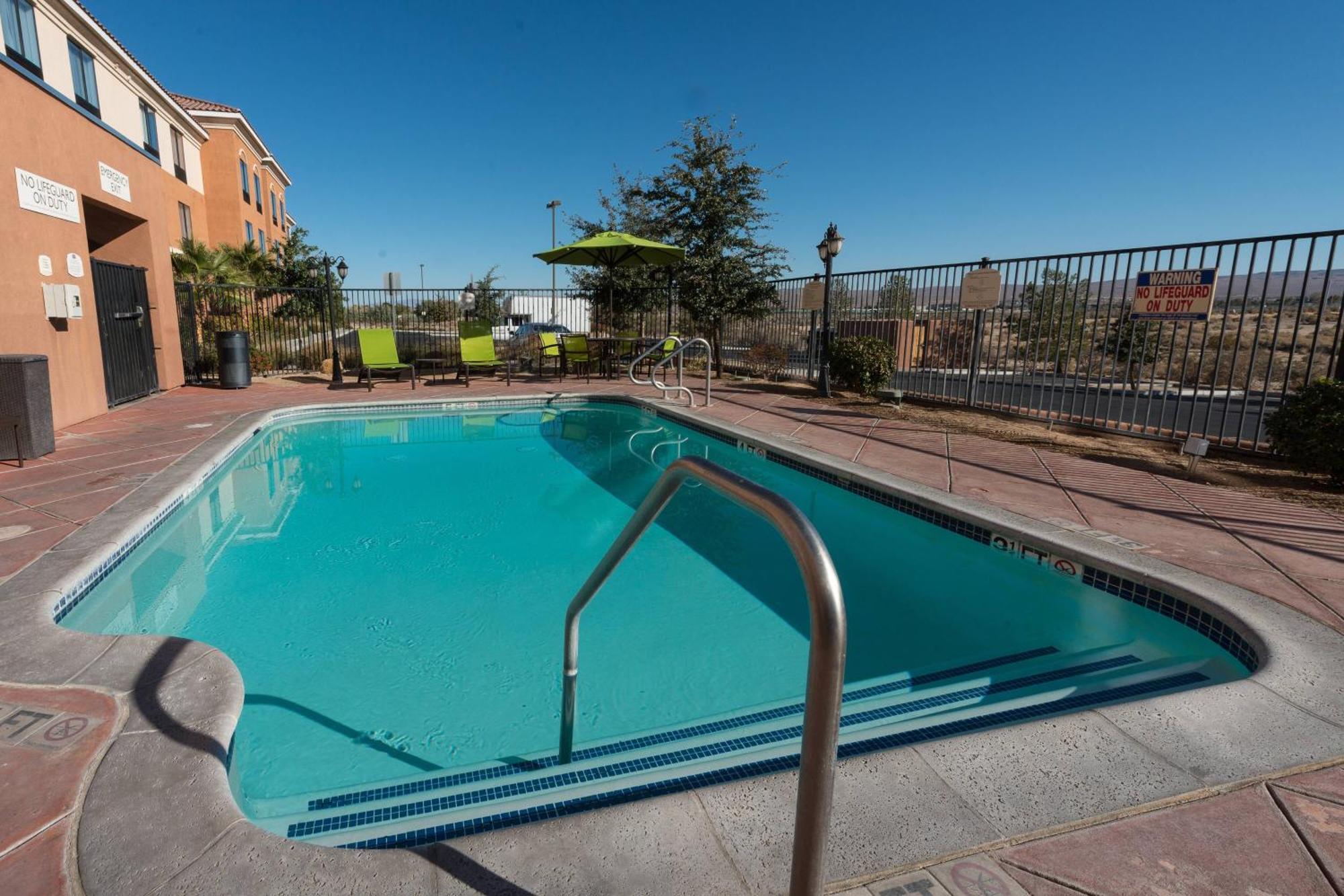 Springhill Suites Ridgecrest Bagian luar foto